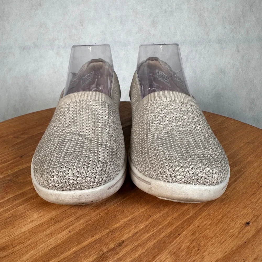 Skechers Arch Fit Slip On Womens 8 Taupe Good Stretch Fit Walking Shoes 136559